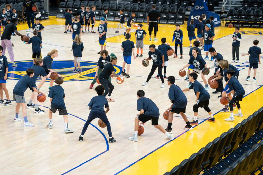 A basketball workshop at the golden state warriors gym